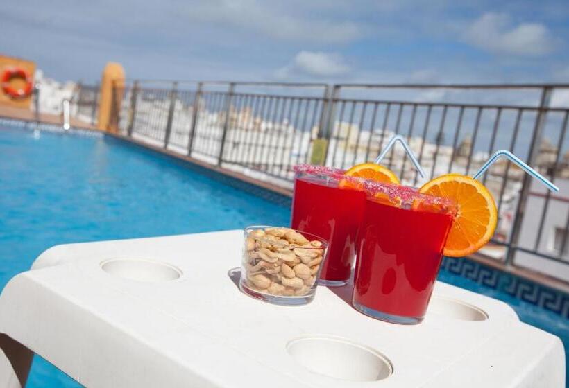 Отель Senator Cádiz