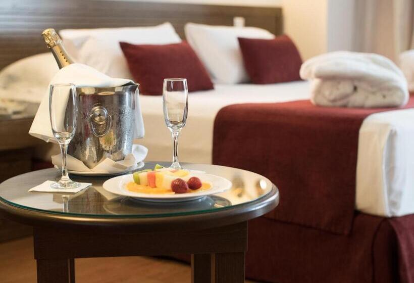 Отель Senator Cádiz