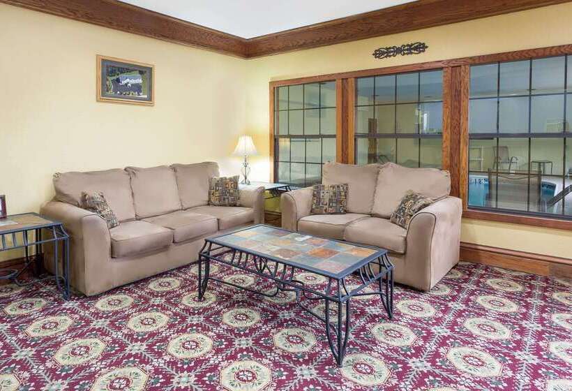 فندق Super 8 By Wyndham Freeport