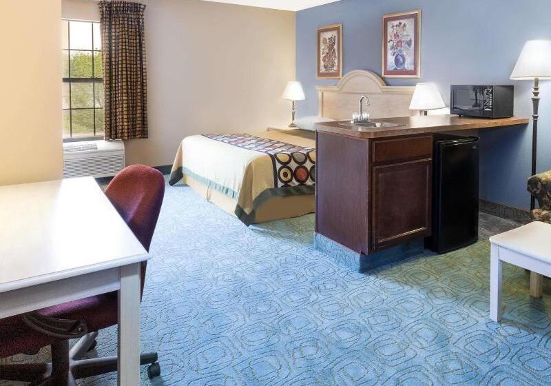 فندق Super 8 By Wyndham Freeport