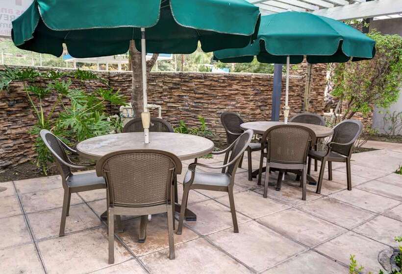 Tilt Hotel Universal Hollywood, Ascend Hotel Collection