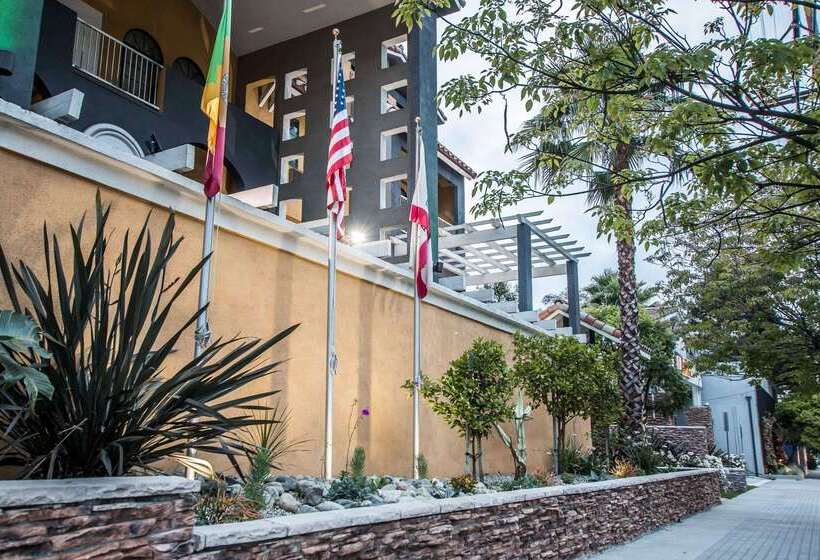 Tilt Hotel Universal Hollywood, Ascend Hotel Collection