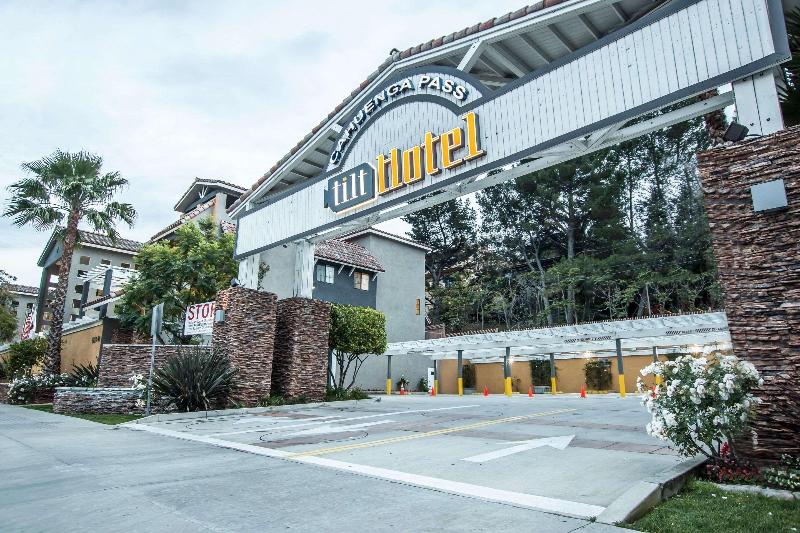 Tilt Hotel Universal Hollywood, Ascend Hotel Collection