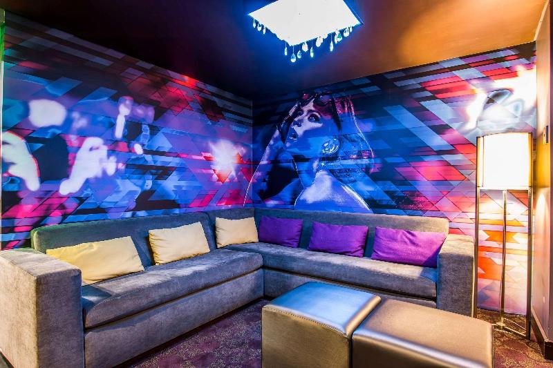 Tilt Hotel Universal Hollywood, Ascend Hotel Collection