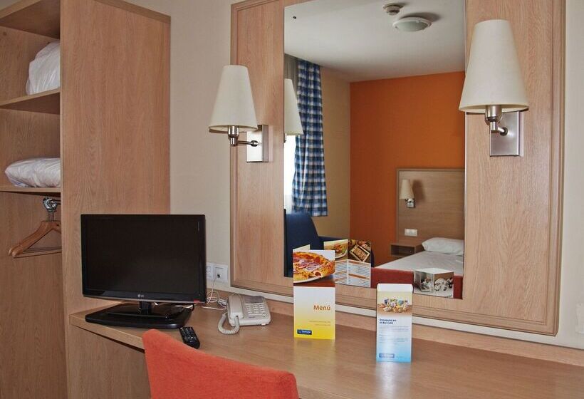 هتل Travelodge Barcelona Fira