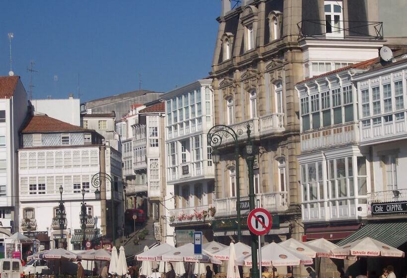 فندق Villa De Betanzos