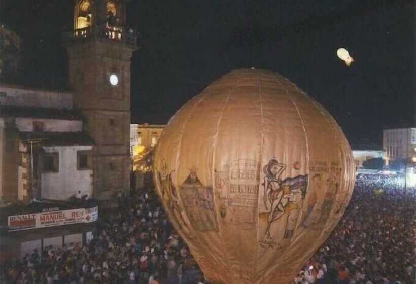 فندق Villa De Betanzos