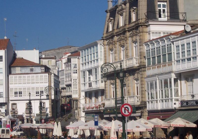 فندق Villa De Betanzos