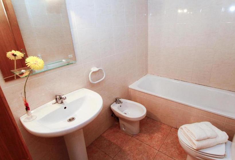 Los Juncos De Pineda Park