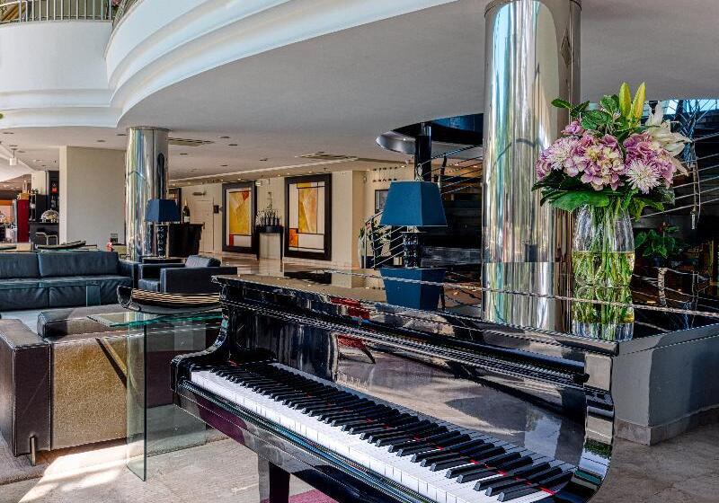 Отель Senator Banús