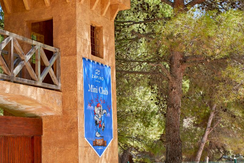 Zafiro Park Cala Mesquida