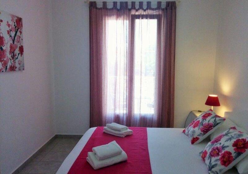 Dolphin Kastraki Studios