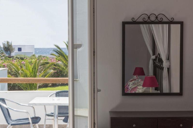 Dolphin Kastraki Studios