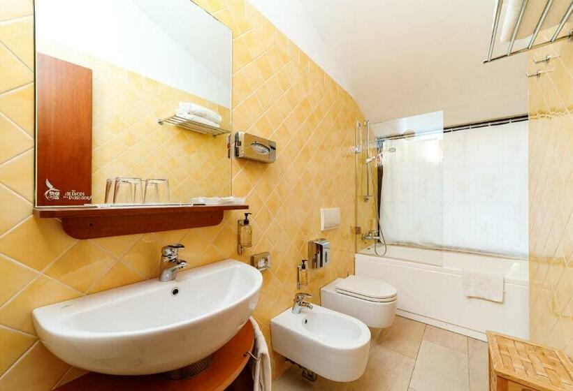 酒店 Alberi del Paradiso