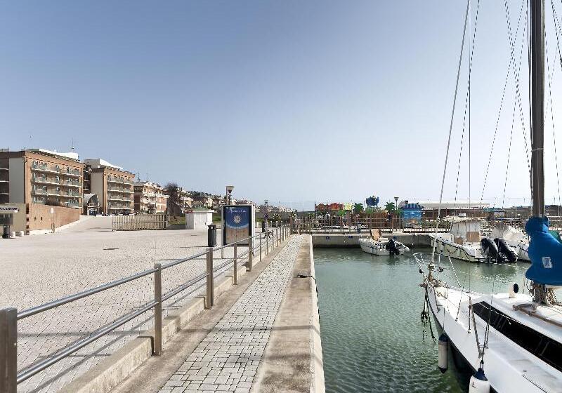 فندق Smy Aran Blu Roma Mare