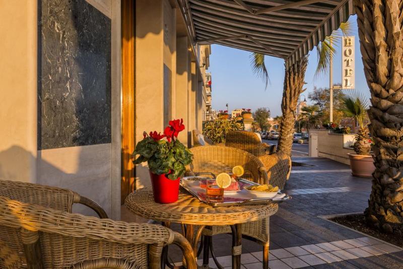 בית מלון כפרי Astura Palace