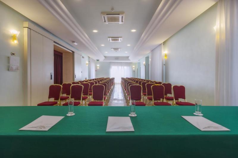 בית מלון כפרי Astura Palace
