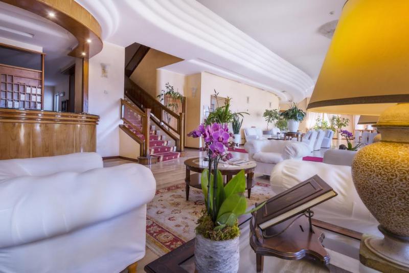 בית מלון כפרי Astura Palace