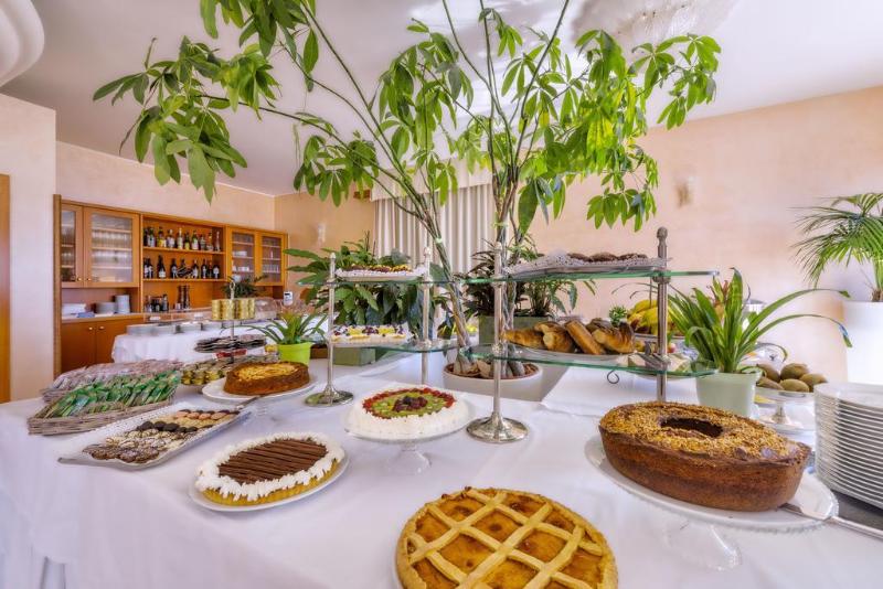 בית מלון כפרי Astura Palace