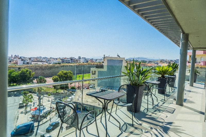 בית מלון כפרי Castello City