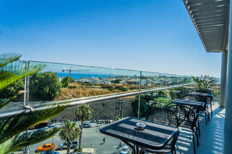 בית מלון כפרי Castello City