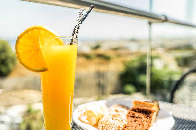 בית מלון כפרי Castello City