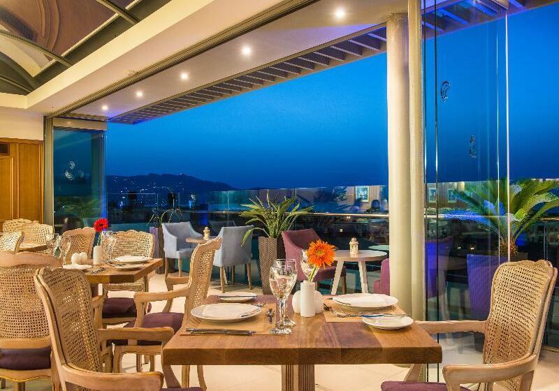 בית מלון כפרי Castello City