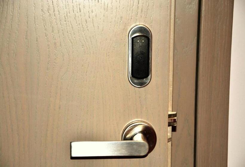 בית מלון כפרי Castello City