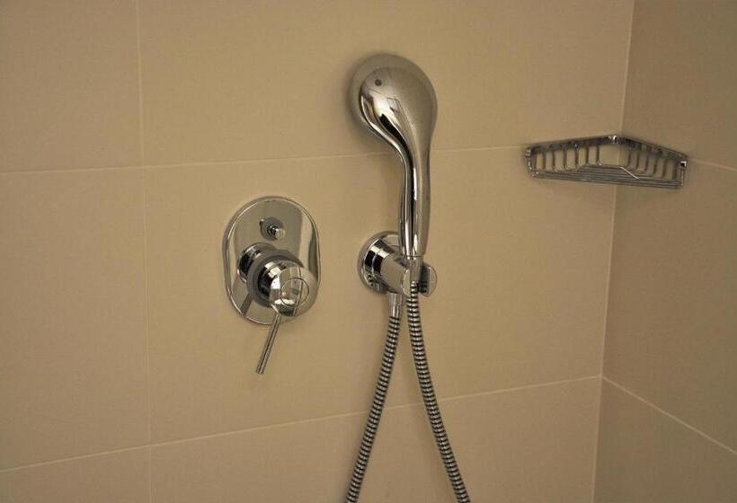 בית מלון כפרי Castello City