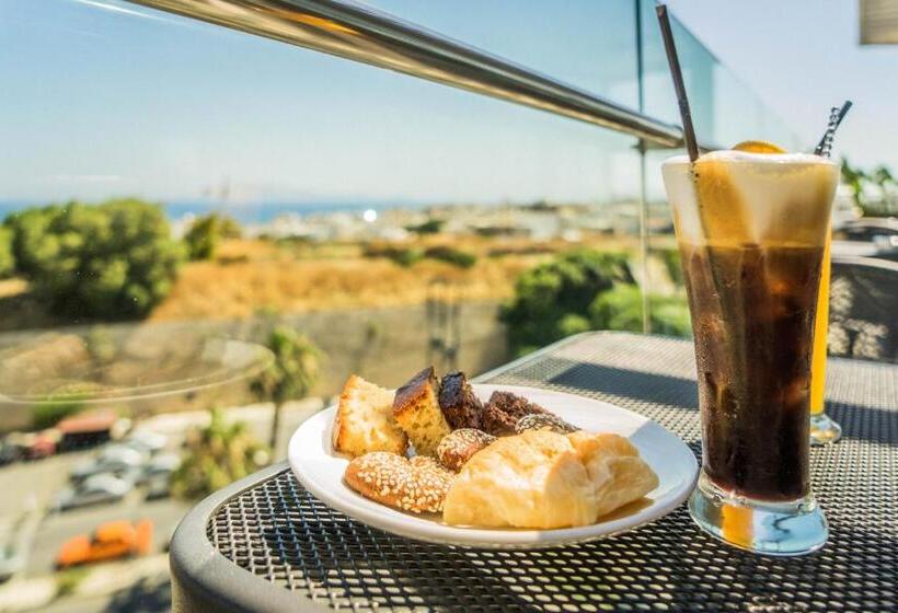 בית מלון כפרי Castello City