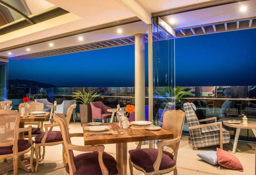 בית מלון כפרי Castello City