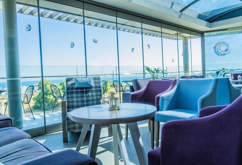 בית מלון כפרי Castello City