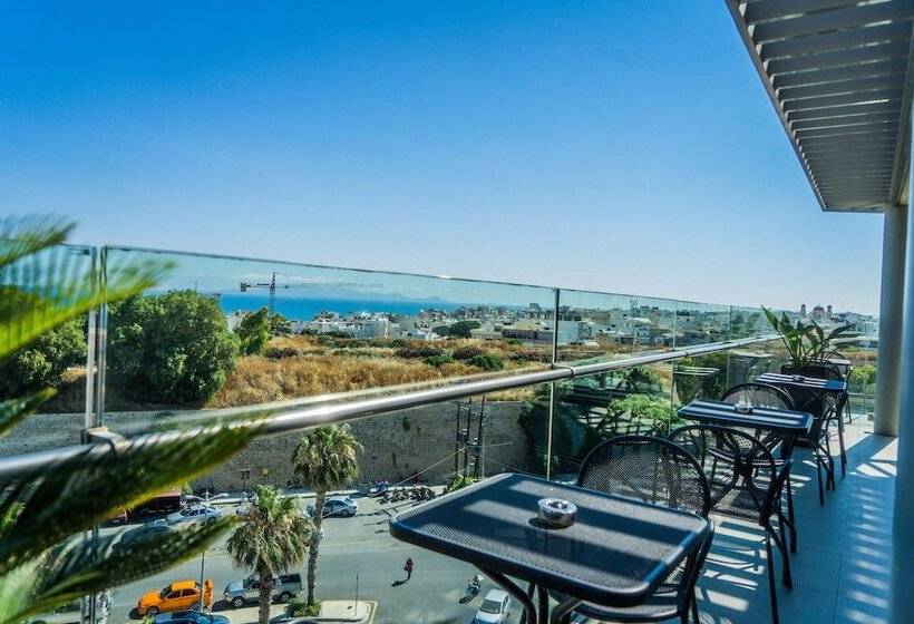 בית מלון כפרי Castello City