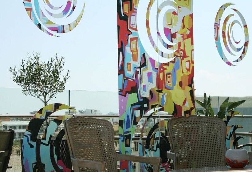 בית מלון כפרי Castello City