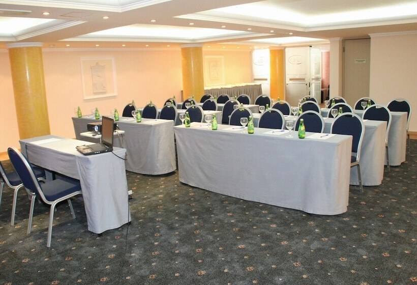 בית מלון כפרי Castello City