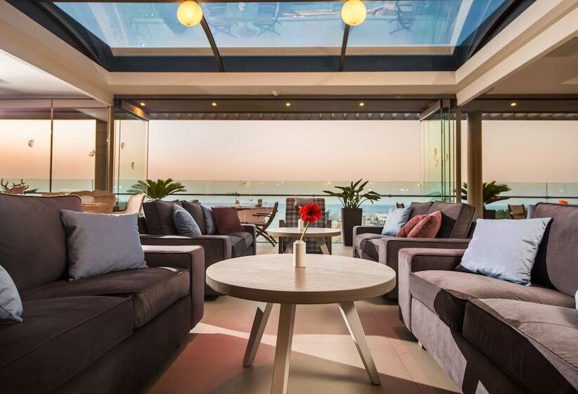 בית מלון כפרי Castello City