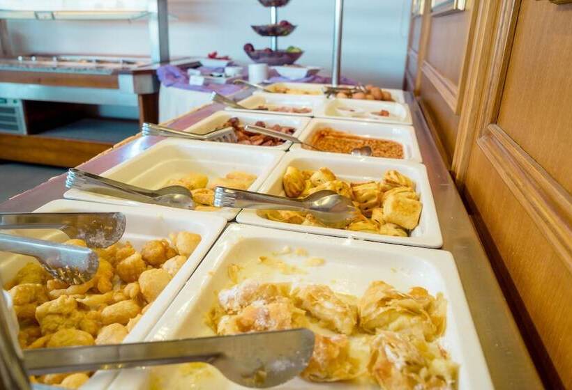 בית מלון כפרי Castello City