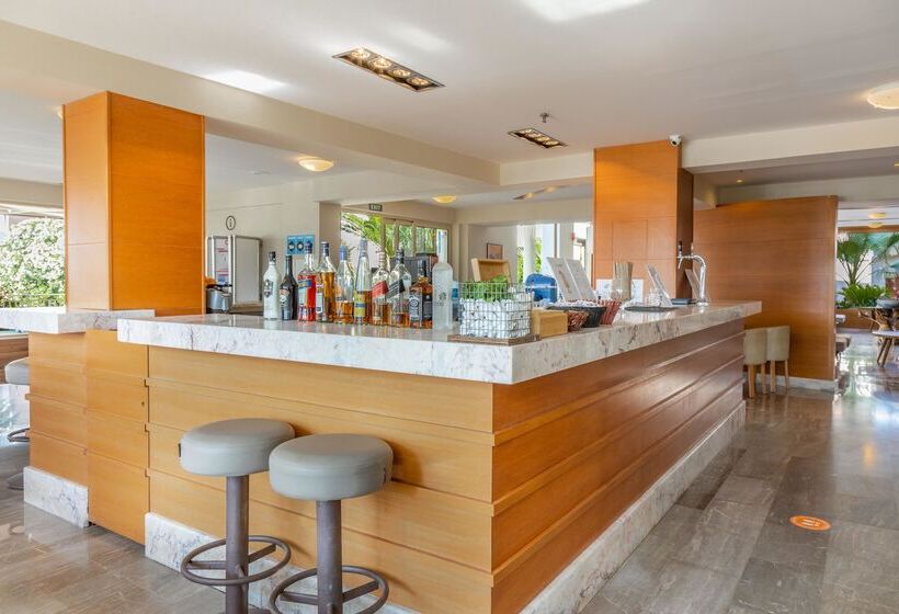 Отель Chc Marilena