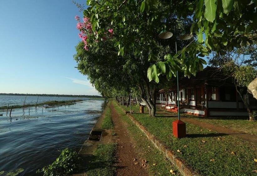 בית מלון כפרי Coconut Lagoon Kumarakom  A Cgh Earth Experience