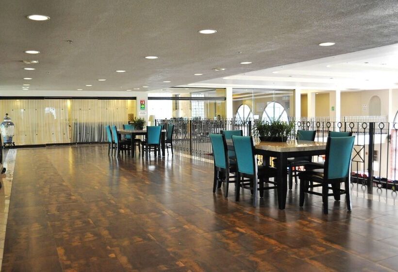 فندق Courtyard Toluca Airport