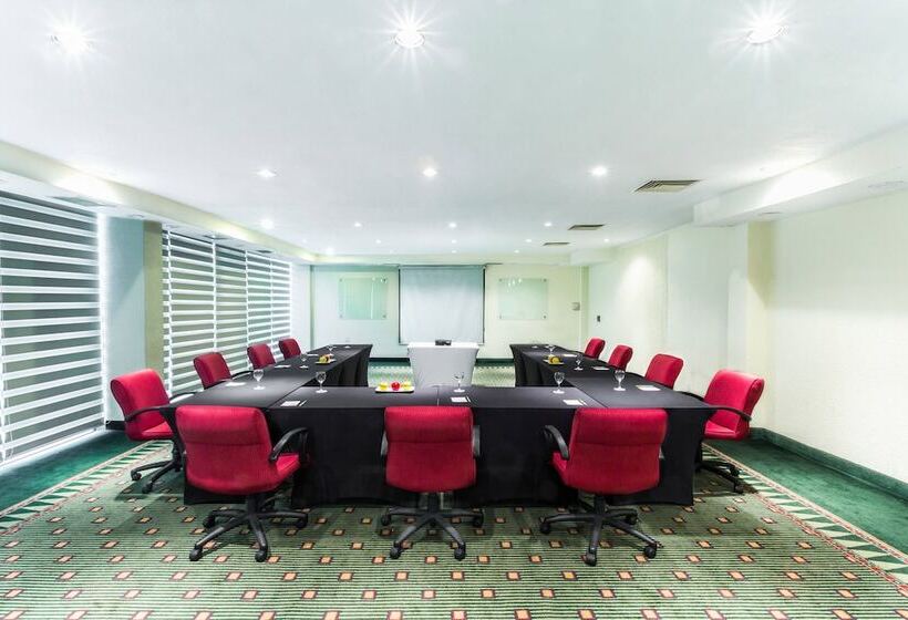 فندق Courtyard Toluca Airport