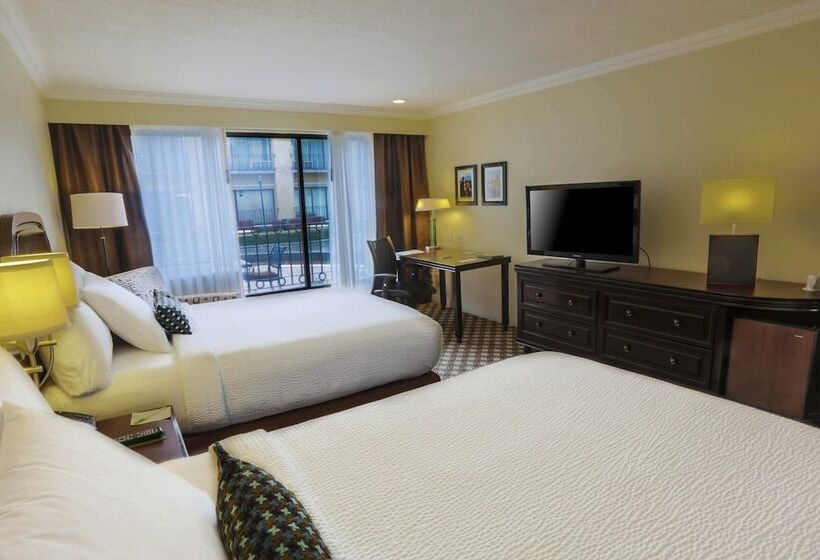 فندق Courtyard Toluca Airport