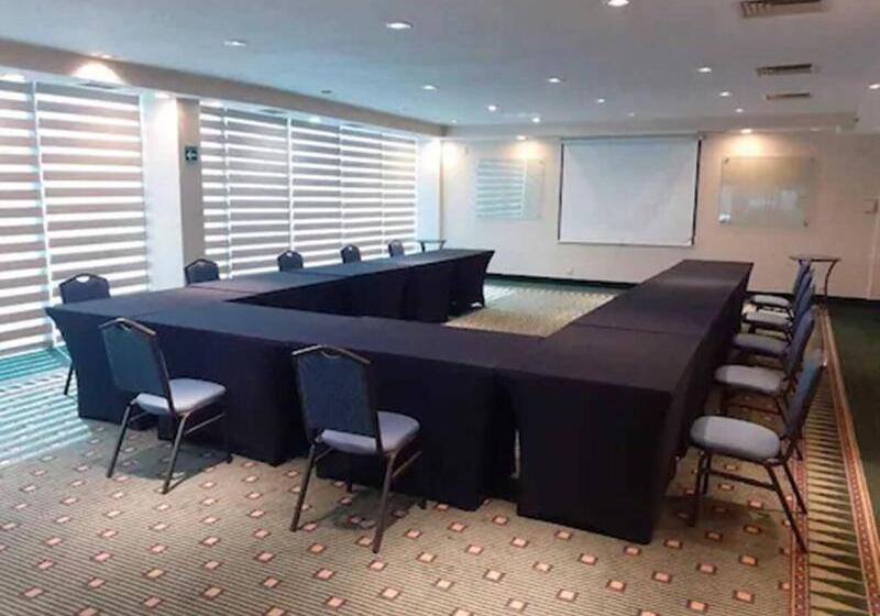 فندق Courtyard Toluca Airport