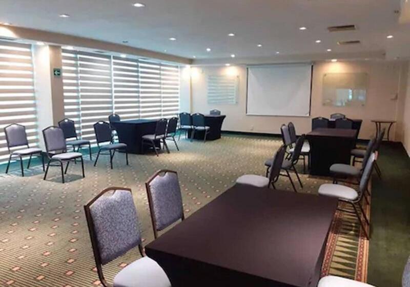 فندق Courtyard Toluca Airport