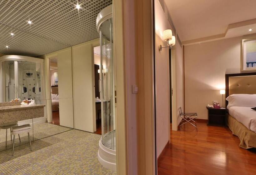 Отель Crowne Plaza Venice East, An Ihg