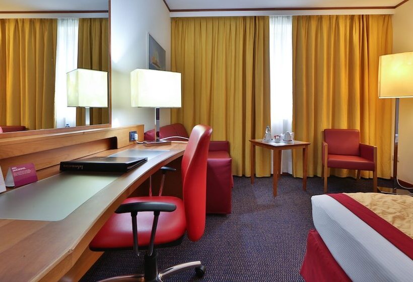 Отель Crowne Plaza Venice East, An Ihg