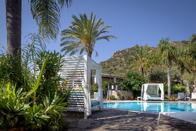 هتل Cruccùris Resort Adults Only