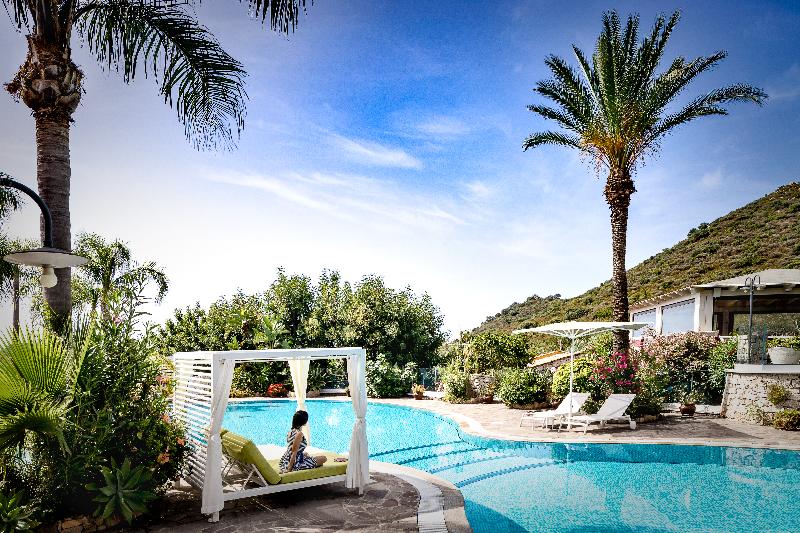 هتل Cruccùris Resort Adults Only