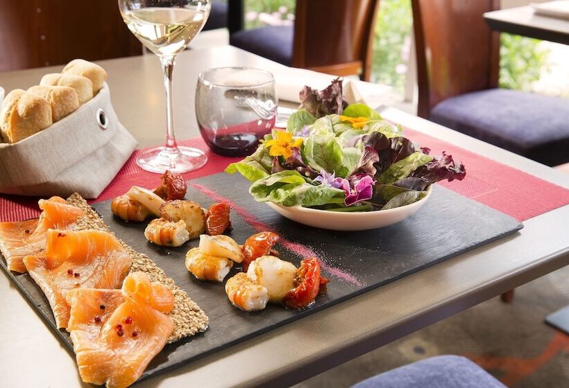 فندق Escale Oceania Brest