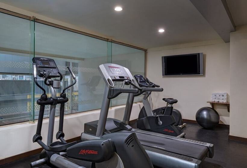 ホテル Four Points By Sheraton Galerias Monterrey